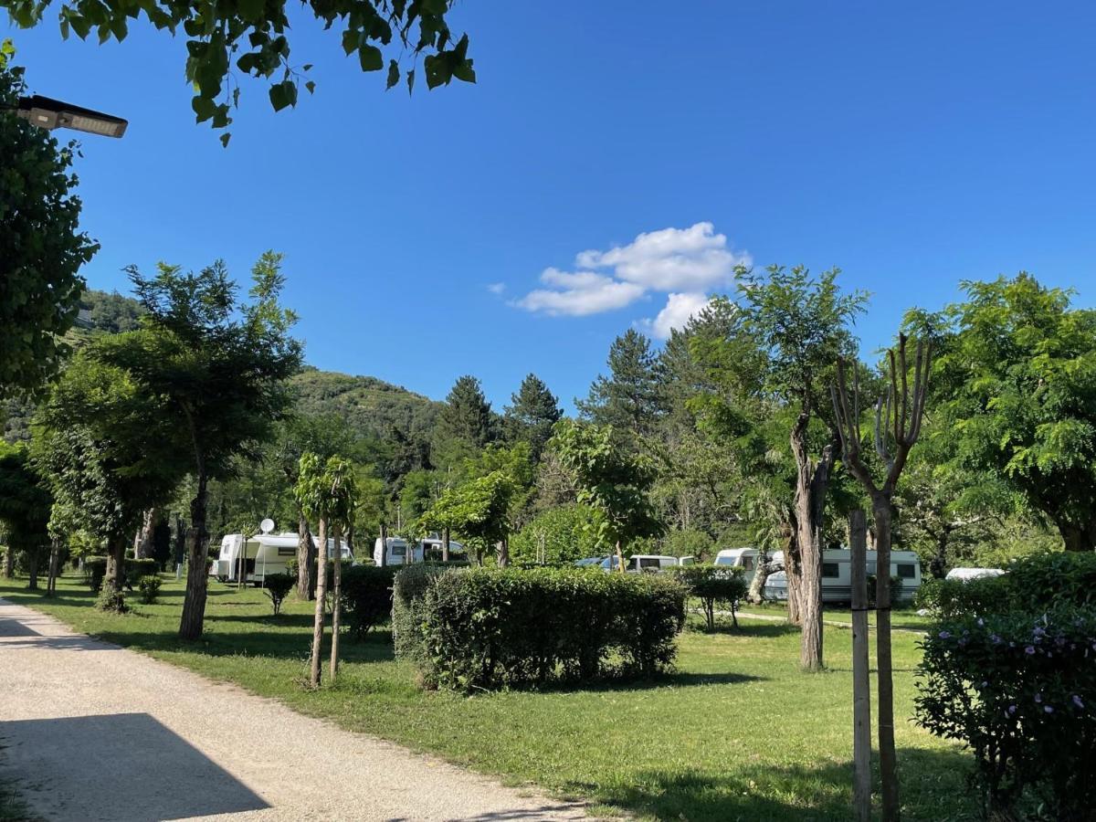 Camping Avec Piscine Et Riviere A Tournon Sur Rhone Ardeche Eksteriør billede