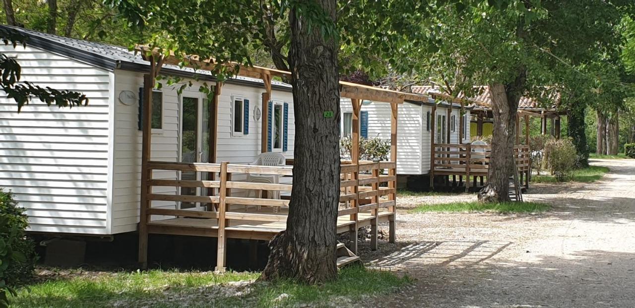 Camping Avec Piscine Et Riviere A Tournon Sur Rhone Ardeche Eksteriør billede